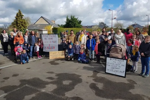 Montguillon : 20 familles contre la loi Blanquer