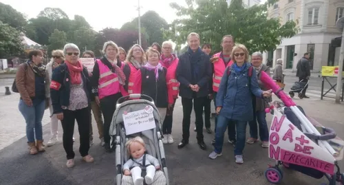 Les gilets roses soutenus par un député