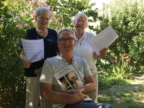 Châteauneuf sur Sarthe. Ils racontent sur scène leur jeunesse dans...