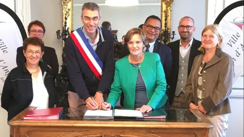 Lion d’Angers. Le CCAS et la Maison Départementale des Solidarités...