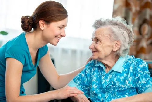 Continuer de travailler "c'est un devoir" témoigne une auxiliaire...