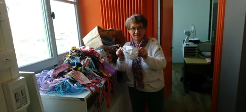 Le Lion d'Angers. Distribution de masques pour les plus de 65 ans