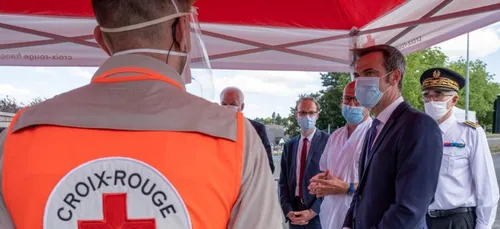 Covid-19. Olivier Véran est venu prendre le pouls en Mayenne