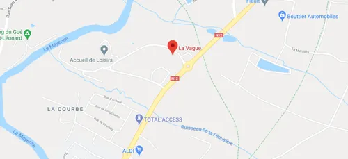 Mayenne. RN 12 coupée dans les deux sens, un blessé léger