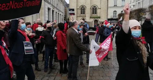 Angers. Plus de 100 personnes rassemblées pour scander...