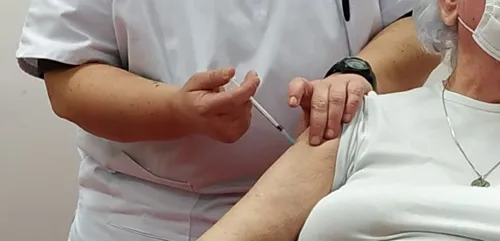 Vaccin AstraZeneca : les 50-64 ans éligibles se manifestent peu