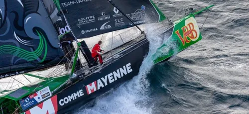 Vendée Globe : le bateau V and B-Mayenne, à quai à Laval !