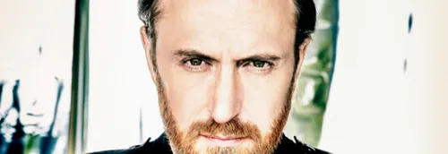 David Guetta dévoile un nouveau clip brûlant !
