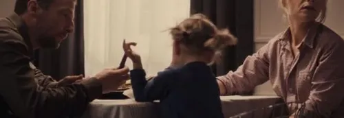 Le clip choc qui dénonce le sort des réfugiés avec Marina Fois et...