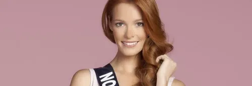 Maëva Coucke en dédicace à Auchan V2