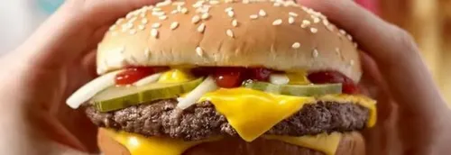 Il roule à 174km/h pour ne pas "manger son McDo froid"
