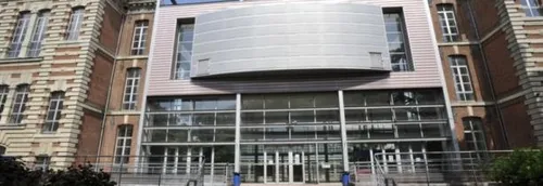 Lille: blocage du lycée Montebello par plusieurs dizaines d'étudiants