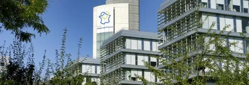 Un premier sondage donne Xavier Bertrand en tête pour les Régionales