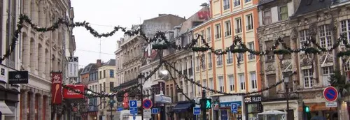 Les commerces pourraient ouvrir les dimanches de décembre