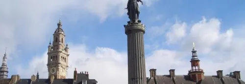 La Déesse de la Grand-Place bientôt déguisée en sapin pour Noël !