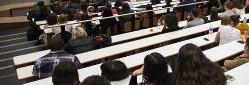 Des repas à 1 € pour tous les étudiants et retour partiel à...