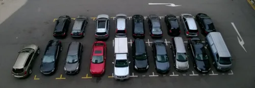 Un parking inaccessible au stationnement au multiplex de Lomme