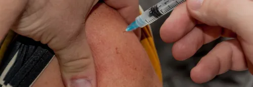 La vaccination ouvre aux plus de 55 ans ce lundi