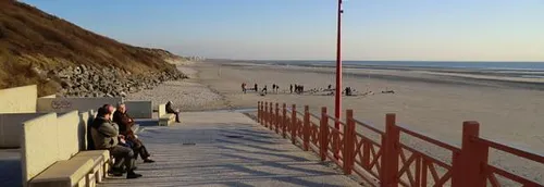 Le port du masque levé sur les plages du Pas-de-Calais