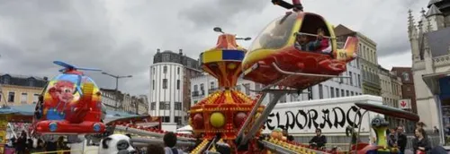 La fête foraine de Roubaix installée sur la Grand Place
