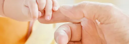 Une « bébé box » distribuée aux parents dès février 2022