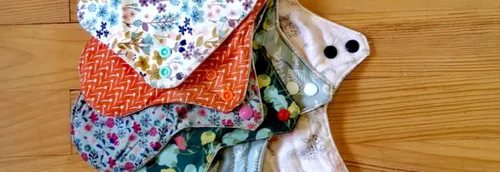 Des distributions gratuites de protections périodiques à...