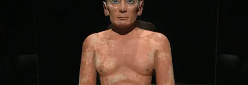 Un géant à l'effigie du Scribe accroupi créé à Lens