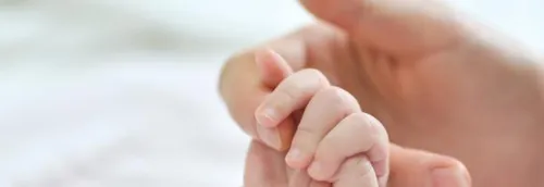 La natalité chute dans les Hauts-de-France; la surmortalité elle,...