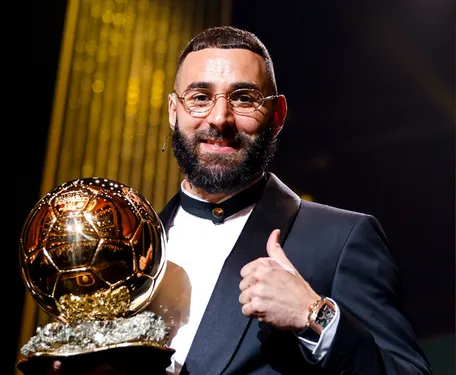 Le Français Karim Benzema remporte le Ballon d'Or