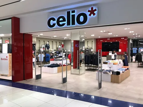 Celio rachète la marque et les logos de Camaïeu