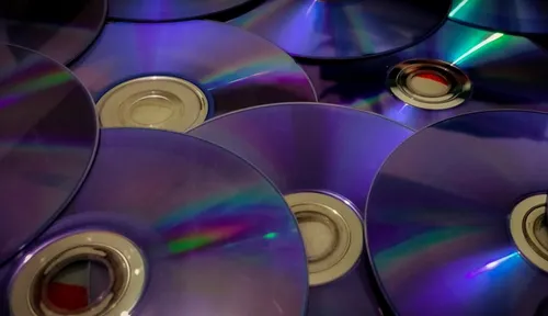 Une grande collecte de CD et DVD au 9-9 bis de Oignies