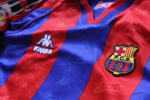 Une boutique éphémère de maillots de football à Lille