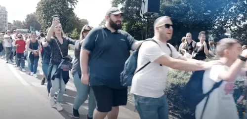 Un clip sur la chenille de la braderie de Lille !