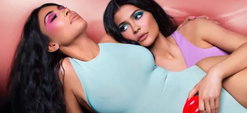 Kim Kardashian moquée sur la Toile à cause d'une erreur de Photoshop