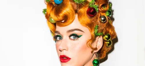 Cozy Little Christmas : Katy Perry invite le Père Noel dans le clip