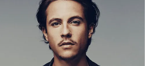 Nekfeu bat un nouveau record avec "Etoiles Vagabondes: Expansion"