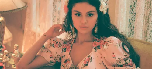 Selena Gomez dévoile "De una Vez"