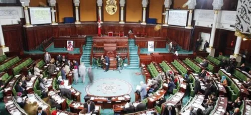 Tunisie : L'Ã©galitÃ© "citoyens-citoyennes" inscrite dans la...