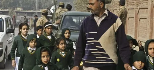 Au lendemain du carnage de Peshawar, le Pakistan lÃ¨ve son...