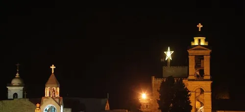 Le monde cÃ©lÃ¨bre NoÃ«l, assombri par les violences au Moyen-Orient 