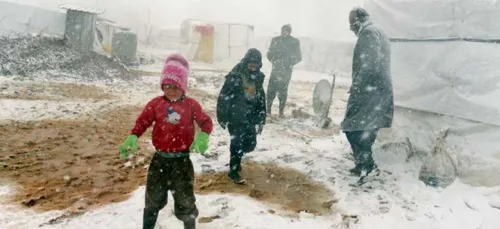 Liban: des rÃ©fugiÃ©s syriens bloquÃ©s dans leurs tentes sous la neige