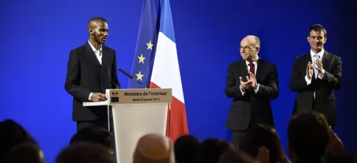 Attentats: Lassana Bathily, Ã©rigÃ© en "hÃ©ros", devient franÃ§ais 