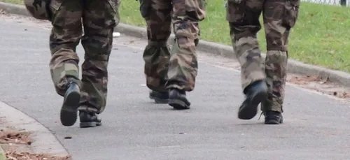 France: le risque jihadiste prÃ©sent dans l'armÃ©e et dans d'autres...