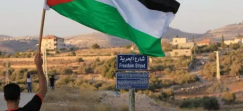 DÃ©ploiement du drapeau palestinien Ã  l'ONU: l'AlgÃ©rie se...
