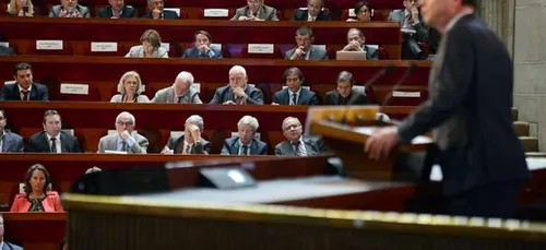 ConfÃ©rence sociale: les principaux points du discours de FranÃ§ois...