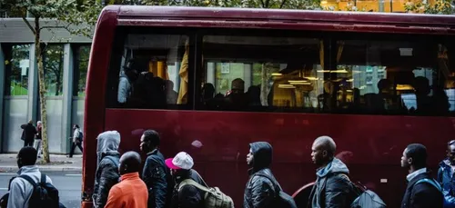 Evacuation du dernier grand campement de migrants Ã  Paris 