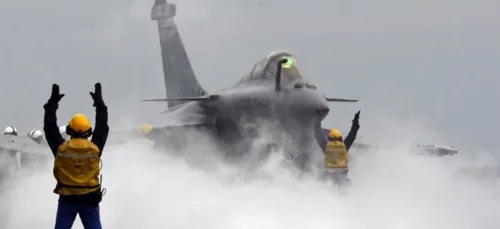 Le Charles-de-Gaulle lance ses premiÃ¨res frappes en Syrie