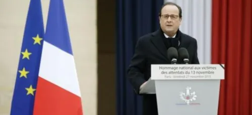 Hollande rend hommage Ã  la "jeunesse de France", "frappÃ©e en son...