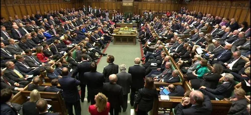 Quelques heures aprÃ¨s le vote, la Grande-Bretagne frappe en Syrie 