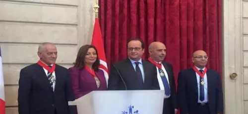 Hollande met en garde contre le terrorisme, "ferment de la guerre...